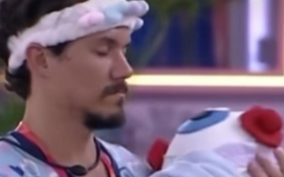 Ex-BBB Eliezer usou as redes sociais para falar sobre a paternidade