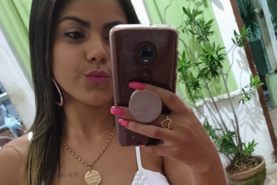 Jovem que foi esfaqueada quando estava grávida de 9 meses recebe alta em Cabo Frio