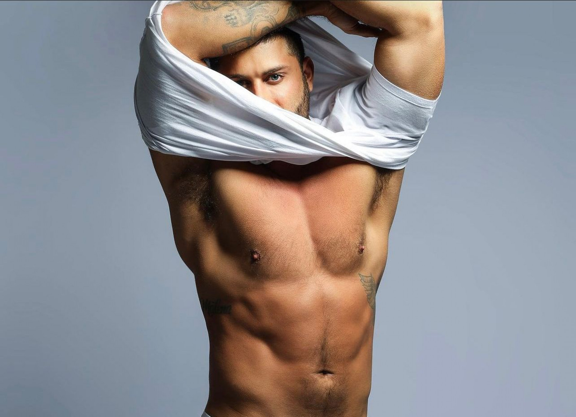 Jesus Luz em fotos de cueca branca - Fotos reprodução Instagram