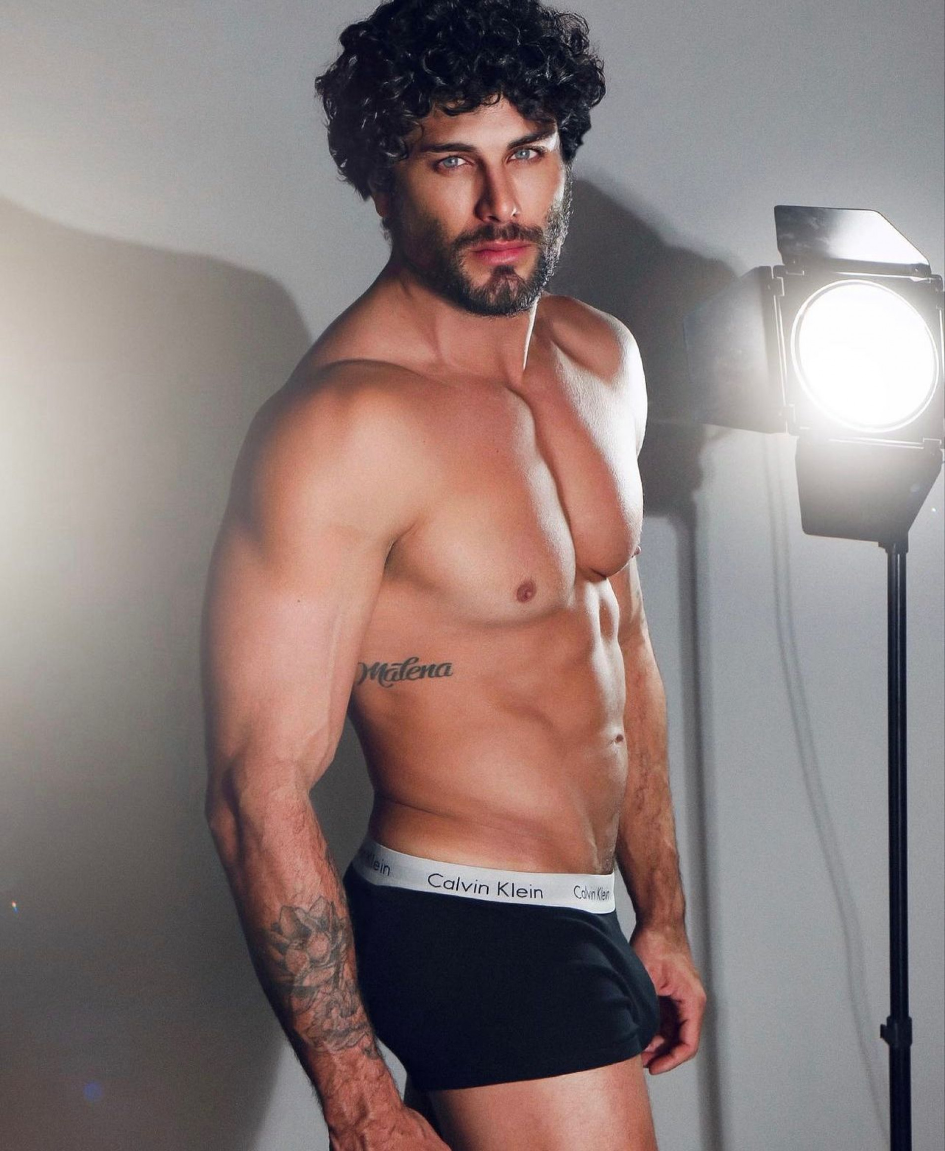 Jesus Luz em fotos de cueca branca - Fotos reprodução Instagram