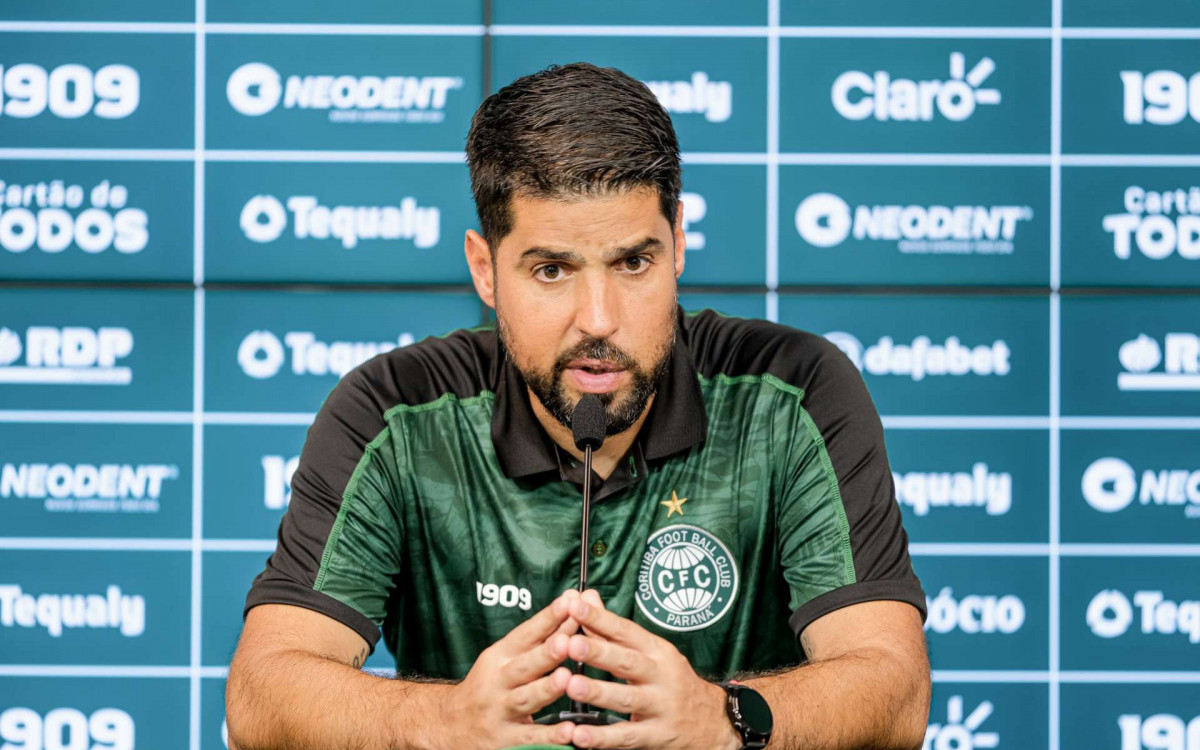 Ant&oacute;nio Oliveira