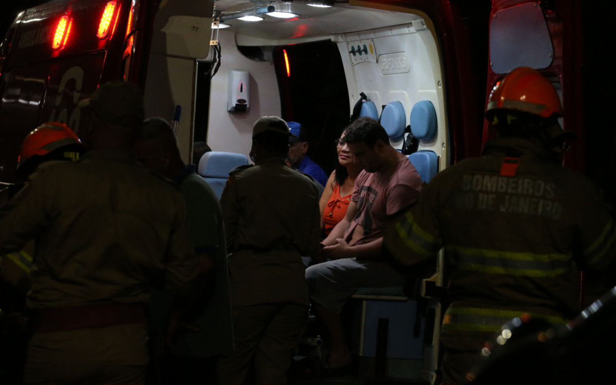 Acidente com &ocirc;nibus em Guaratiba, na Zona Oeste do Rio, deixa mais de 30 pessoas feridas