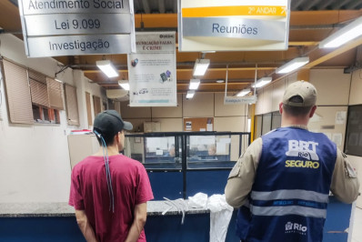 Dois homens são presos por furto e ameaça no Terminal Alvorada