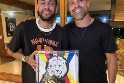 Ex-Flamengo, Diego Ribas visita Neymar e Web reage: 'Fazendo o trabalho do Braz'