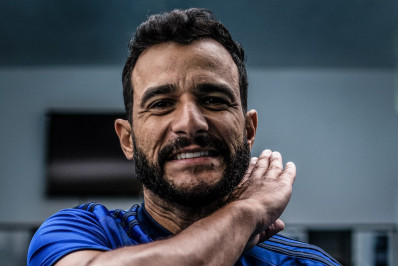 Cruzeiro oficializa a contratação de ex-atacante de Flamengo e Fluminense