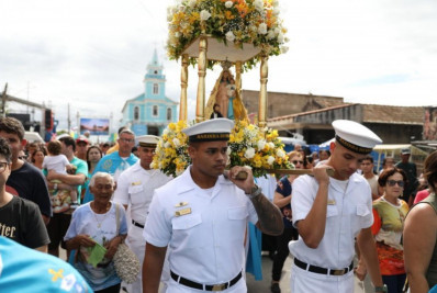 Milhares de fiéis de Nossa Senhora da Penha formam um 