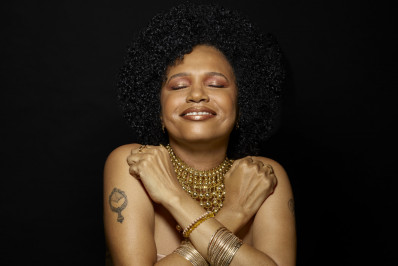 Teresa Cristina canta Maria Bethânia em show inédito: 'Uma declaração de amor'