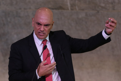 Moraes não reconhece vínculo trabalhista de motorista de aplicativo