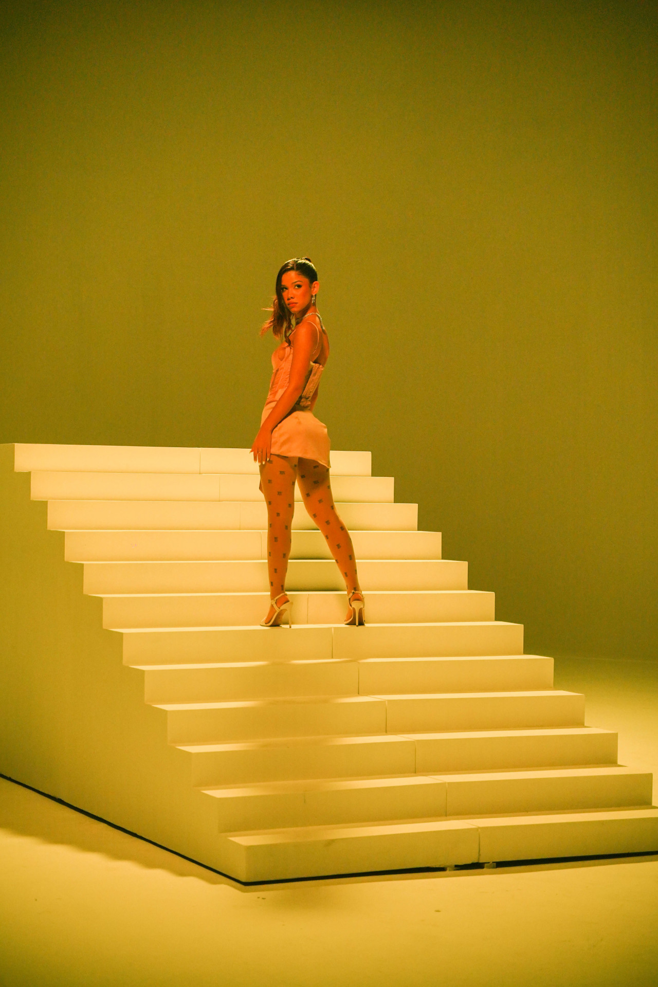 Tília lança novo single em parceria com Whindersson Nunes e mostra lado romântico - Divulgação/Allan Franca