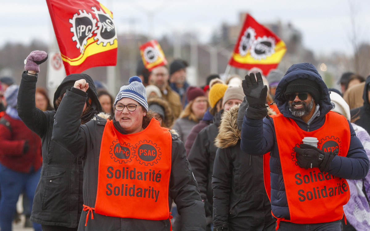De acordo com o sindicato, espera-se que quase um terço dos funcionários públicos canadenses se mobilizem em mais de 250 locais - AFP