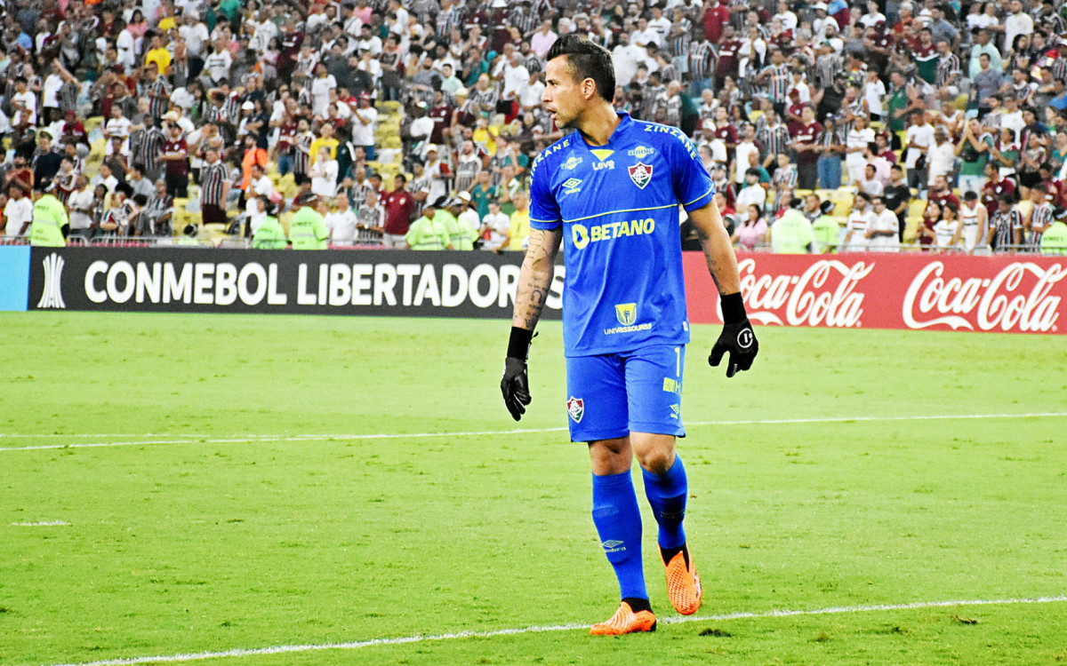 Fábio fez grande defesa em vitória do Fluminense na Libertadores e chegou a mais um jogo sem sofrer gol