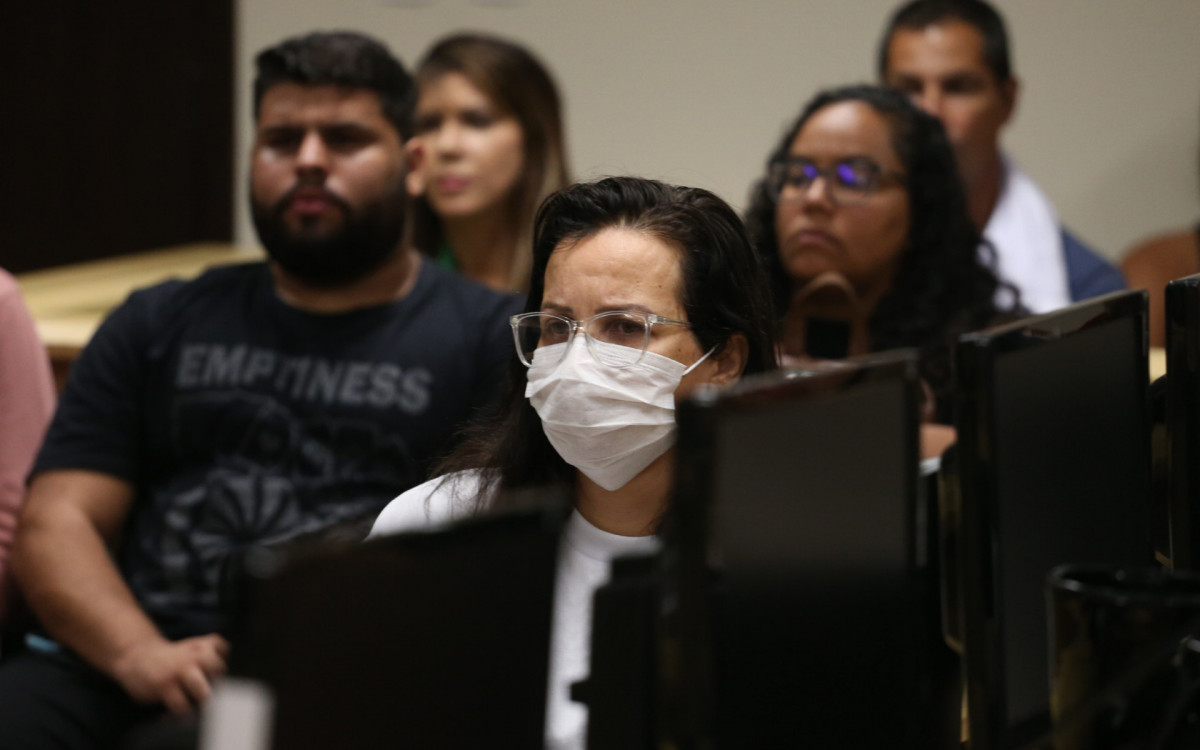 Jane Carvalho, mãe de Fernanda, acompanhou o depoimento das testemunhas de defesa de Cíntia Cabral