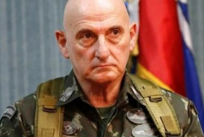 Comissão aprova convocação de chefe do GSI e aliados pedem que ele deixe o cargo