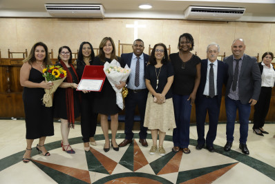 Câmara outorga título de 'Trabalhadora Duquecaxiense'