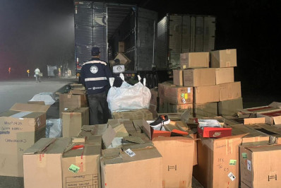 Quase dois mil pares de tênis com indícios de pirataria são apreendidos na BR-040