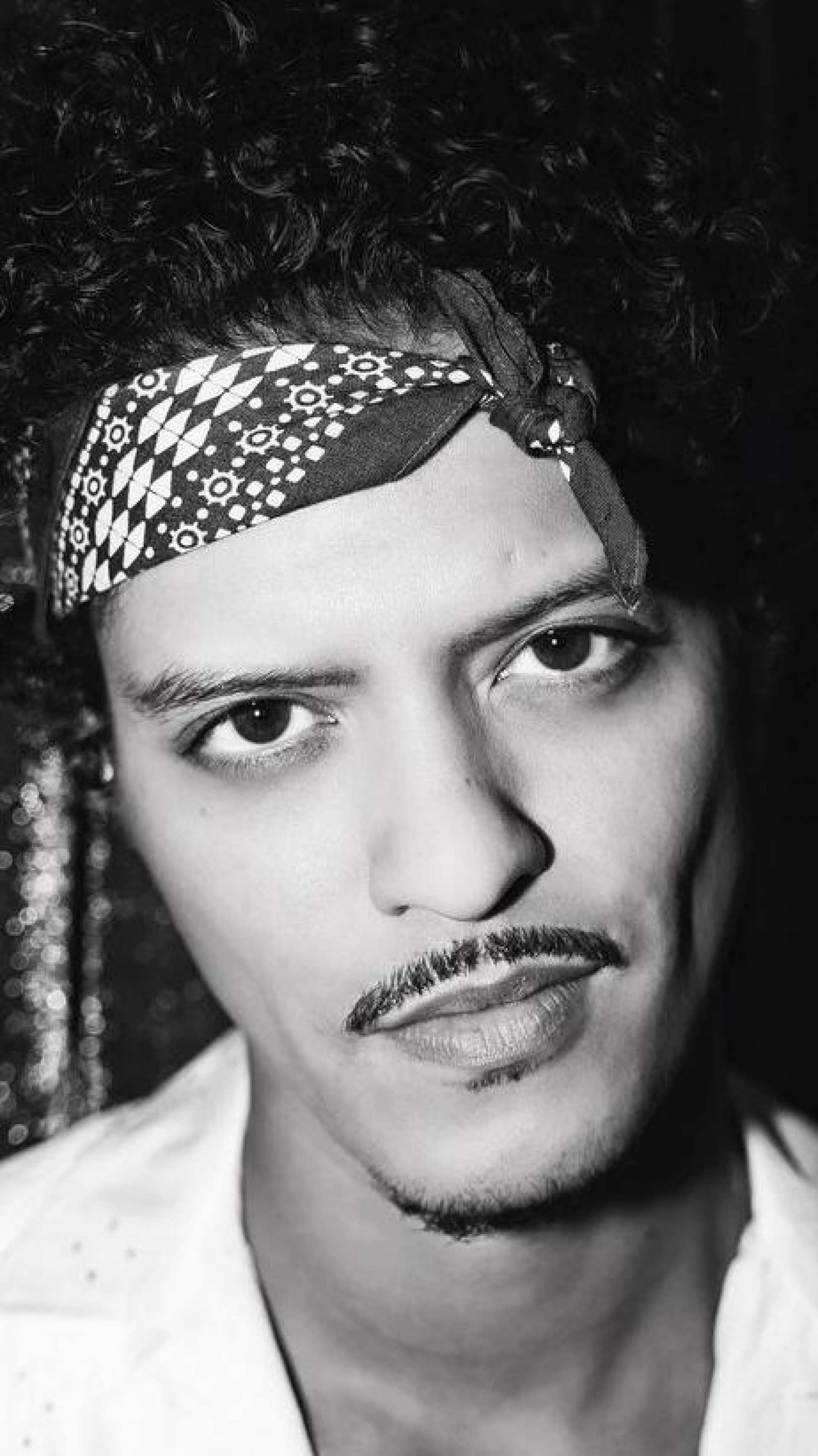 Muito brasileiro! Nesta quarta-feira, Bruno Mars fez uma escolha diferente para comemorar os ingressos do The Town esgotados - Reprodu&ccedil;&atilde;o Instagram