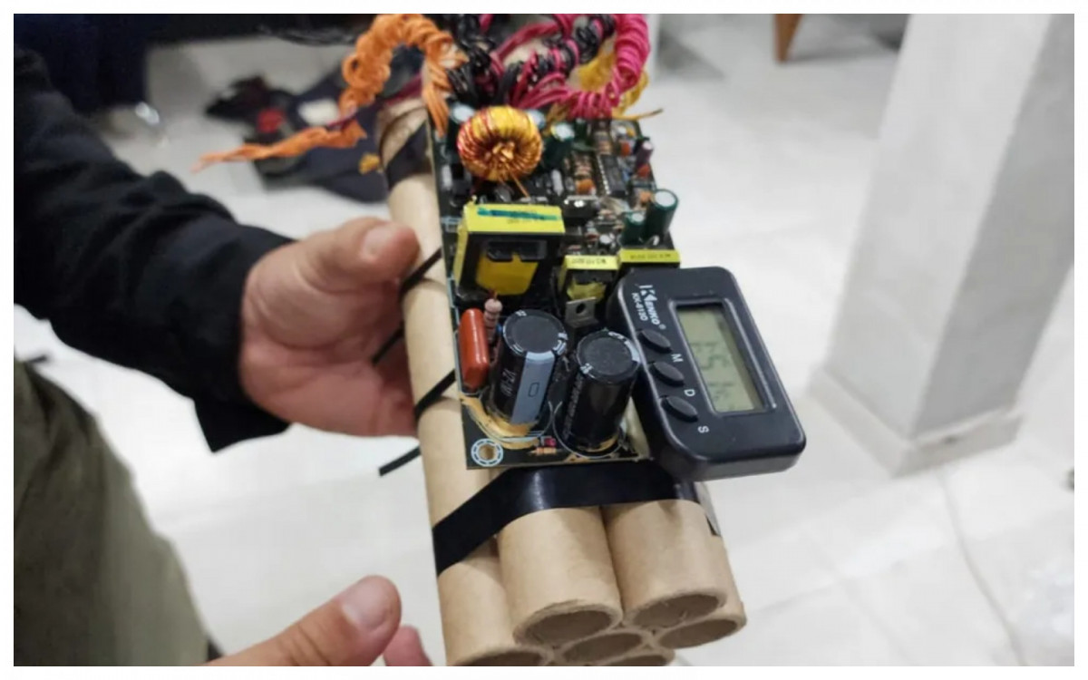 Artefato falso encontrado pela pol&iacute;cia ap&oacute;s den&uacute;ncia de funcion&aacute;rios