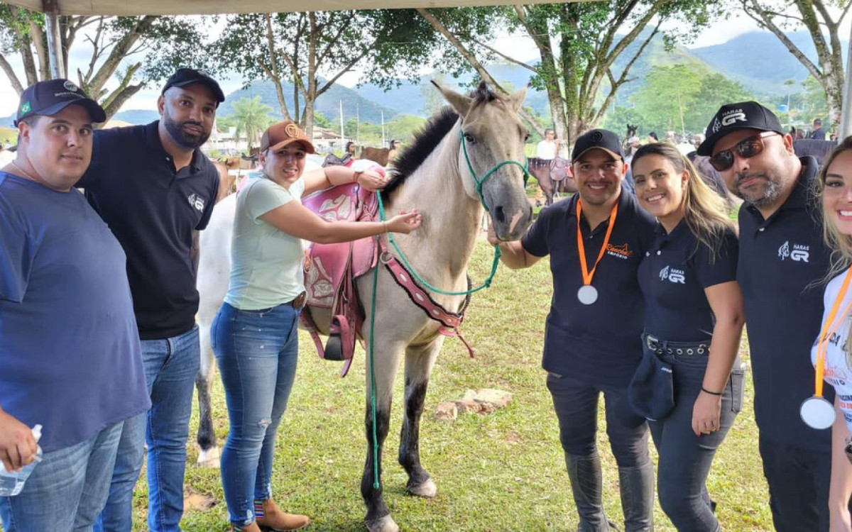 A prefeita Marina Rocha ganhou uma &eacute;gua por parte de f&atilde;s e dos organizadores do evento