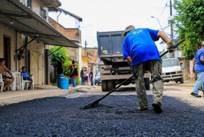 Ruas de Tomazinho e da Vila Rosali recebem asfalto novo