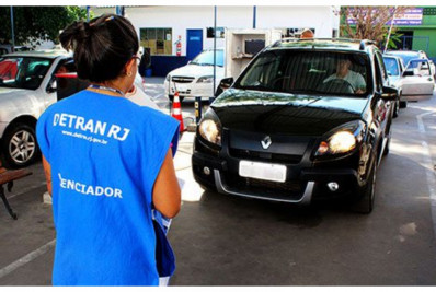 Detran informa sobre limite de prazo até o fim de maio para licenciamento anual