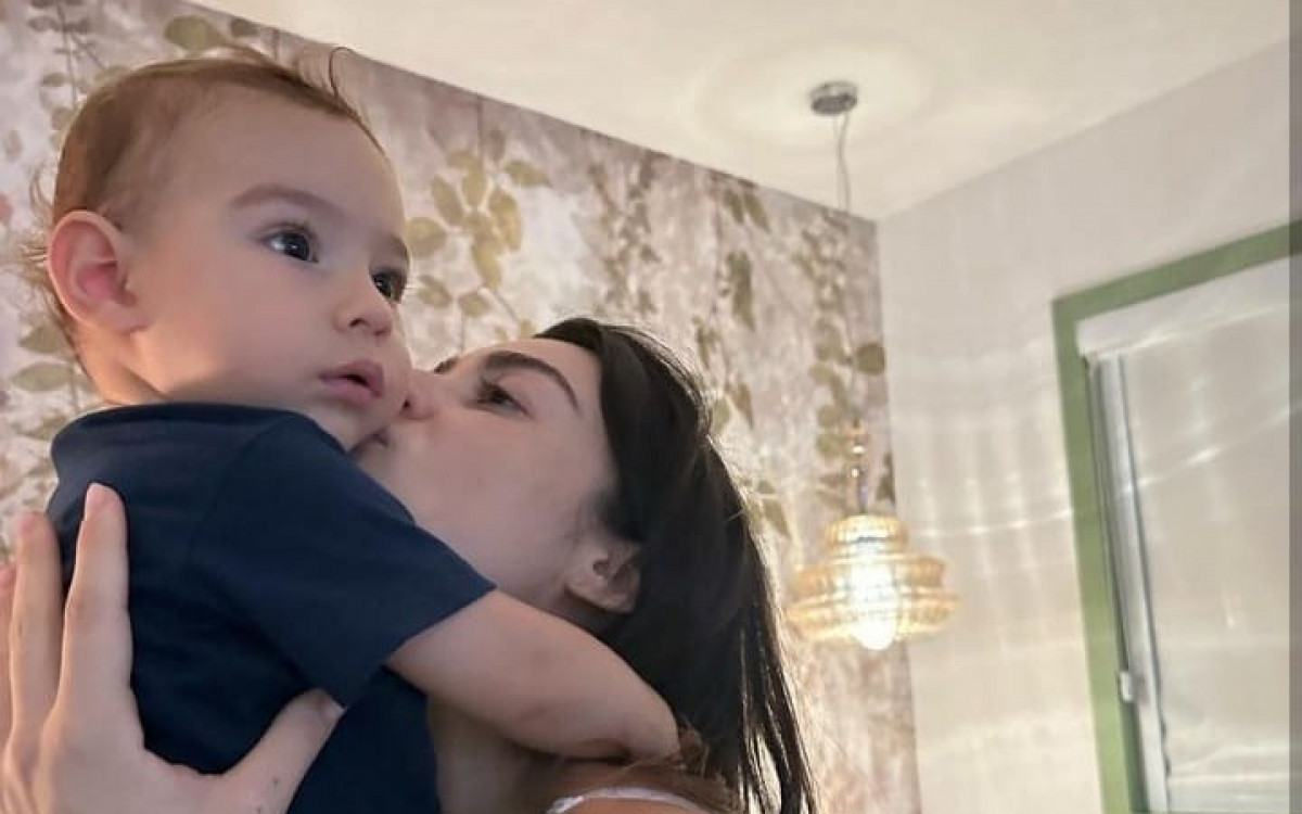 Thaila Ayala com o filho mais velho, Francisco