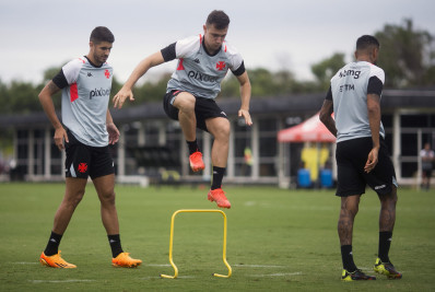 Vasco x Palmeiras: Barbieri deve repetir escalação de vitória sobre o Atlético-MG