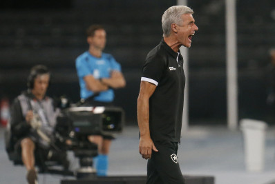 Após goleada, Luís Castro exalta trabalho da equipe do Botafogo: 'Melhor exibição da temporada'