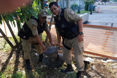Guardas municipais recuperam busto do marinheiro Marcílio Dias no Centro do Rio
