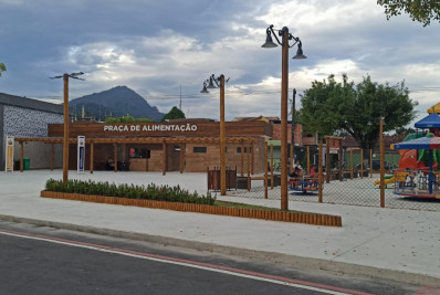 Praça de Parada Modelo, em Guapimirim, se torna um ponto de lazer e de cultura