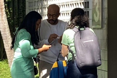 Após 'BBB 23', Ricardo Alface encontra fãs na porta dos Estúdios Globo