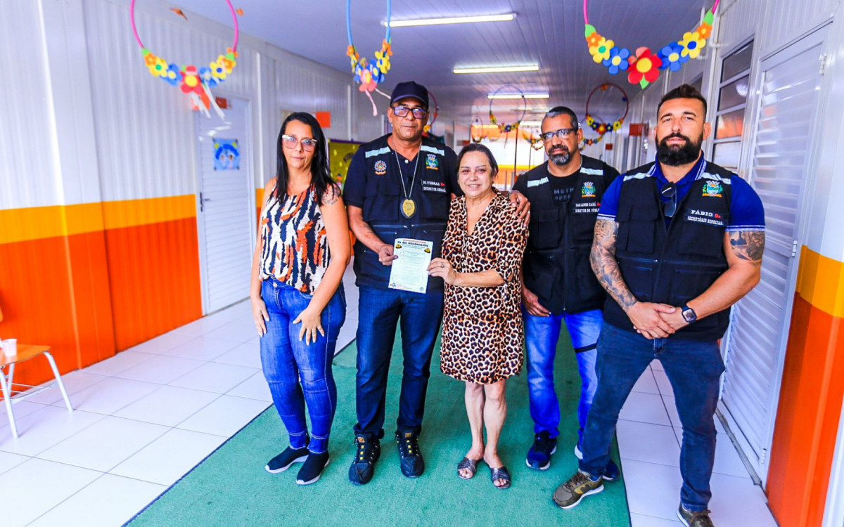 Representantes da Secretaria Municipal de Seguran&ccedil;a P&uacute;blica instruiram diretoras e funcion&aacute;rios, alem de distribu&iacute;rem folhetos explicativos
