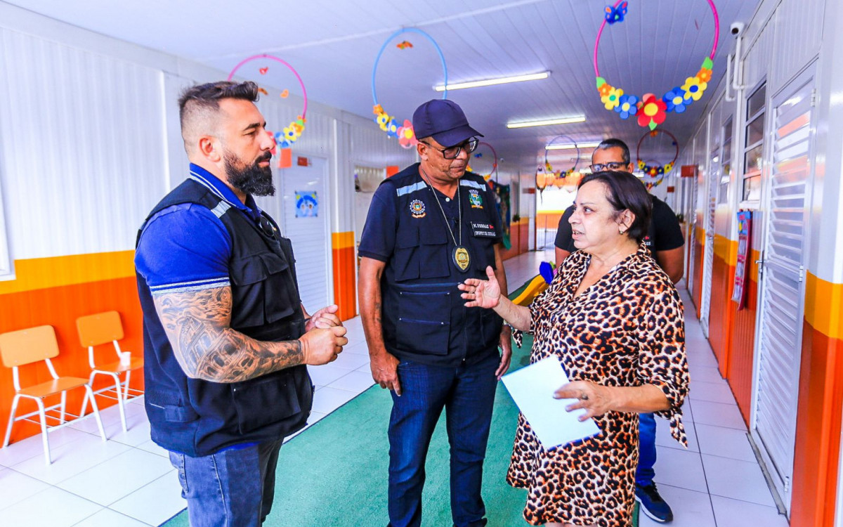 A Escola Municipal Jose Mariano dos Passos recebeu a visita de representantes da Secretaria Municipal de Seguran&ccedil;a Publica