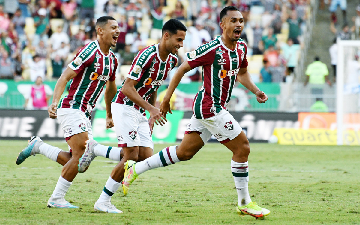 Lima marcou o primeiro gol do Fluminense na vit&oacute;ria sobre o Athletico-PR