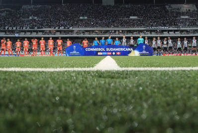 Meia do Botafogo elogia gramado do Nilton Santos, mas admite dores após os jogos