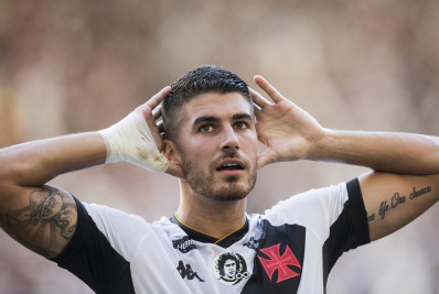 Ex-atacante do Vasco entra na mira do Corinthians para 2024