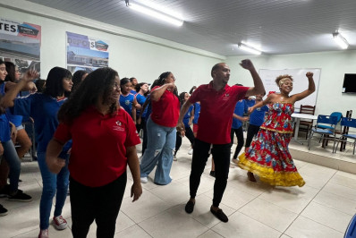 Prefeitura de Maricá apresenta oficinas de carnaval para crianças em escola municipal