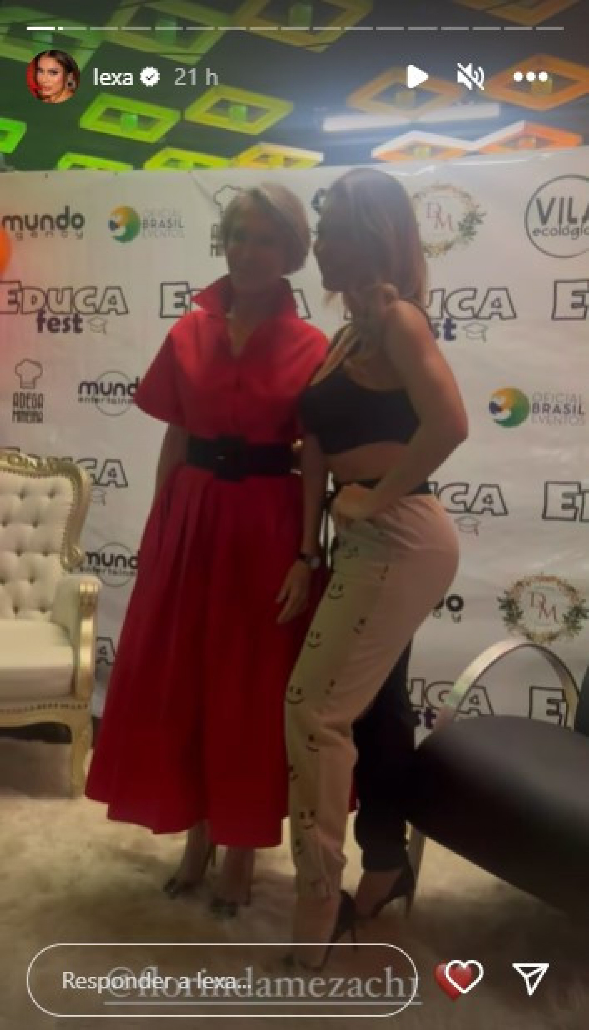 Lexa posa ao lado de Florinda Meza - Reprodução/Instagram