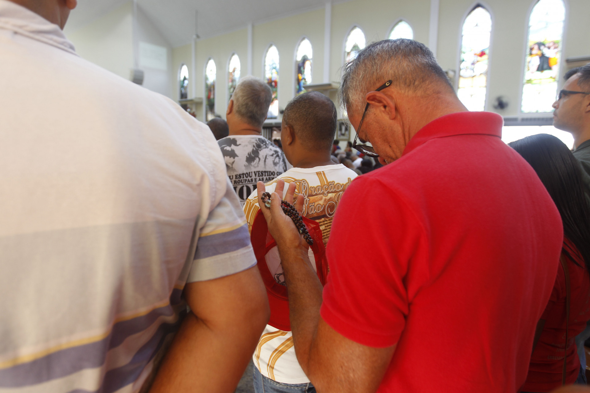 Movimenta&ccedil;&atilde;o na Igreja de S&atilde;o Jorge, em Quintino, Zona Norte do Rio - Reginaldo Pimenta/Ag&ecirc;ncia O Dia