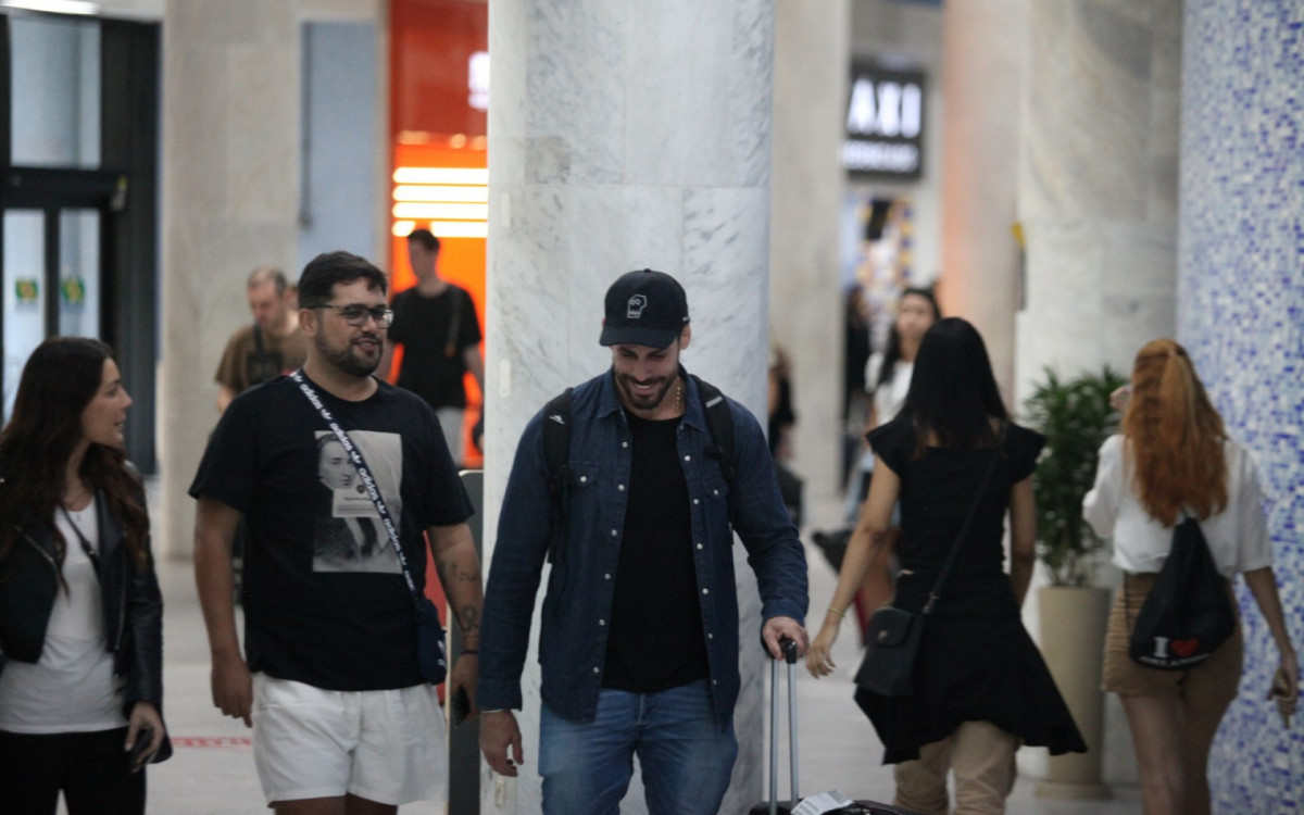 Cara de Sapato desembarca no Brasil depois de passar alguns dias nos Estados Unidos