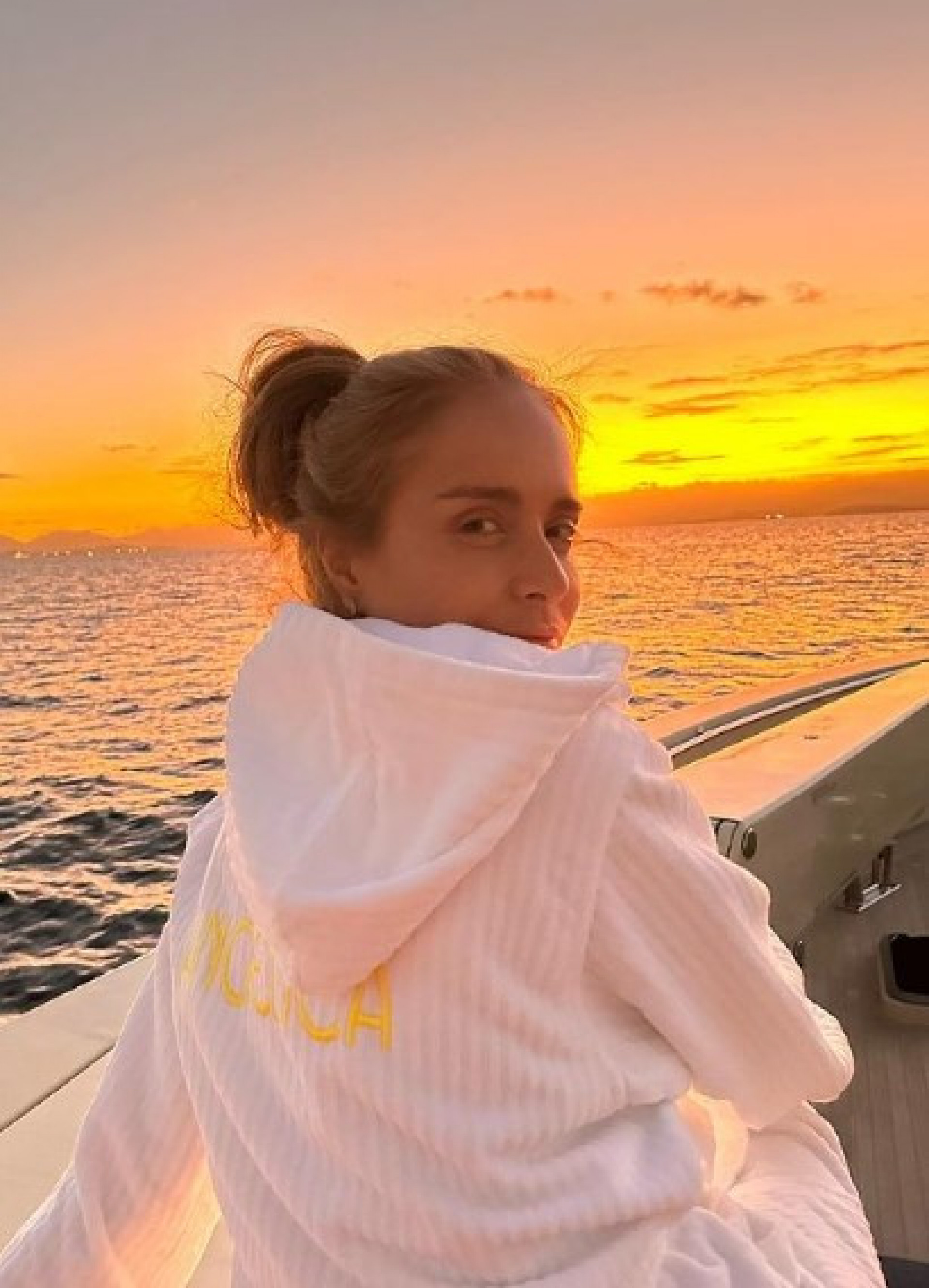 Angélica durante o passeio de barco neste fim de semana - Reprodução/Internet