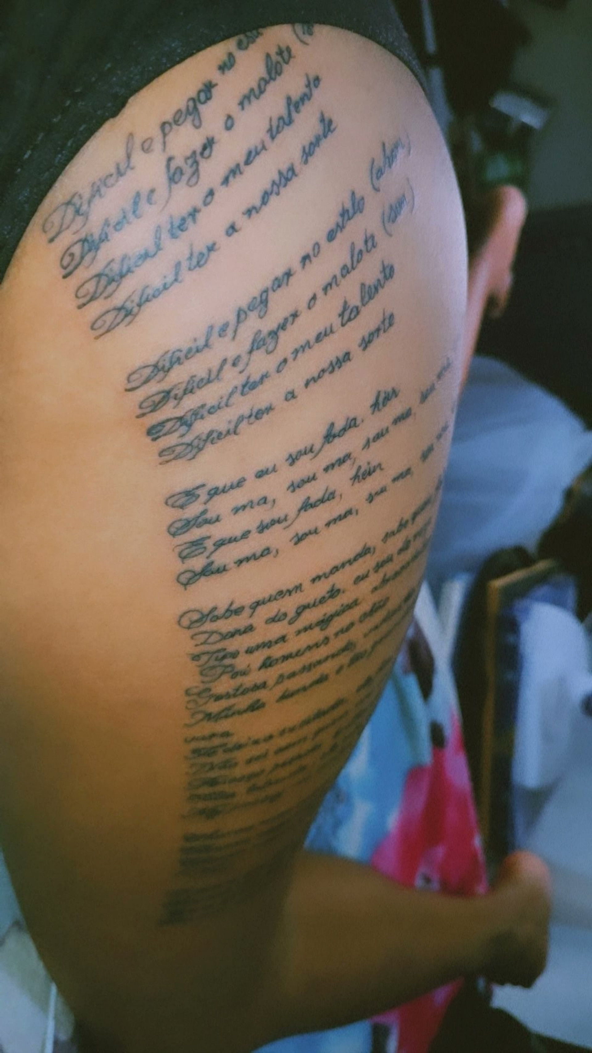 Fã tatuou a letra de 'Sou Má' e publicou nas redes sociais - Reprodução/Internet