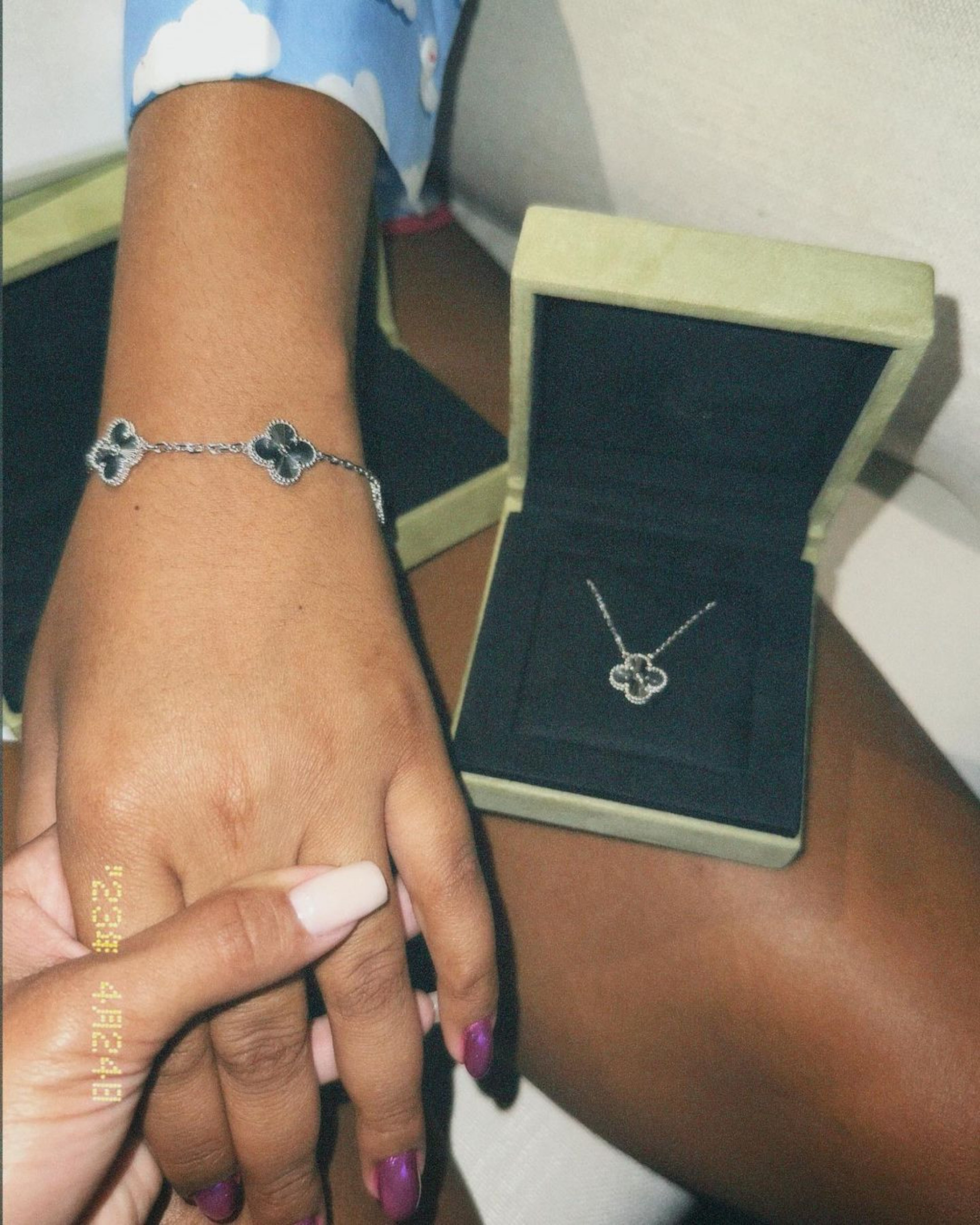 O conjunto de joias da joalheria Maison Van Cleef & Arpels - Reprodução/Instagram