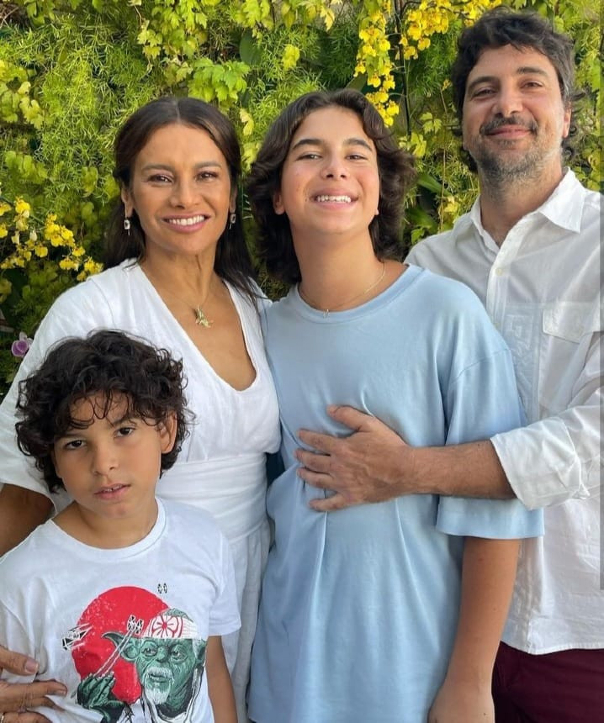 Dira Paes divulgou fotos em família no aniversário do filho, Inácio - Reprodução/Instagram