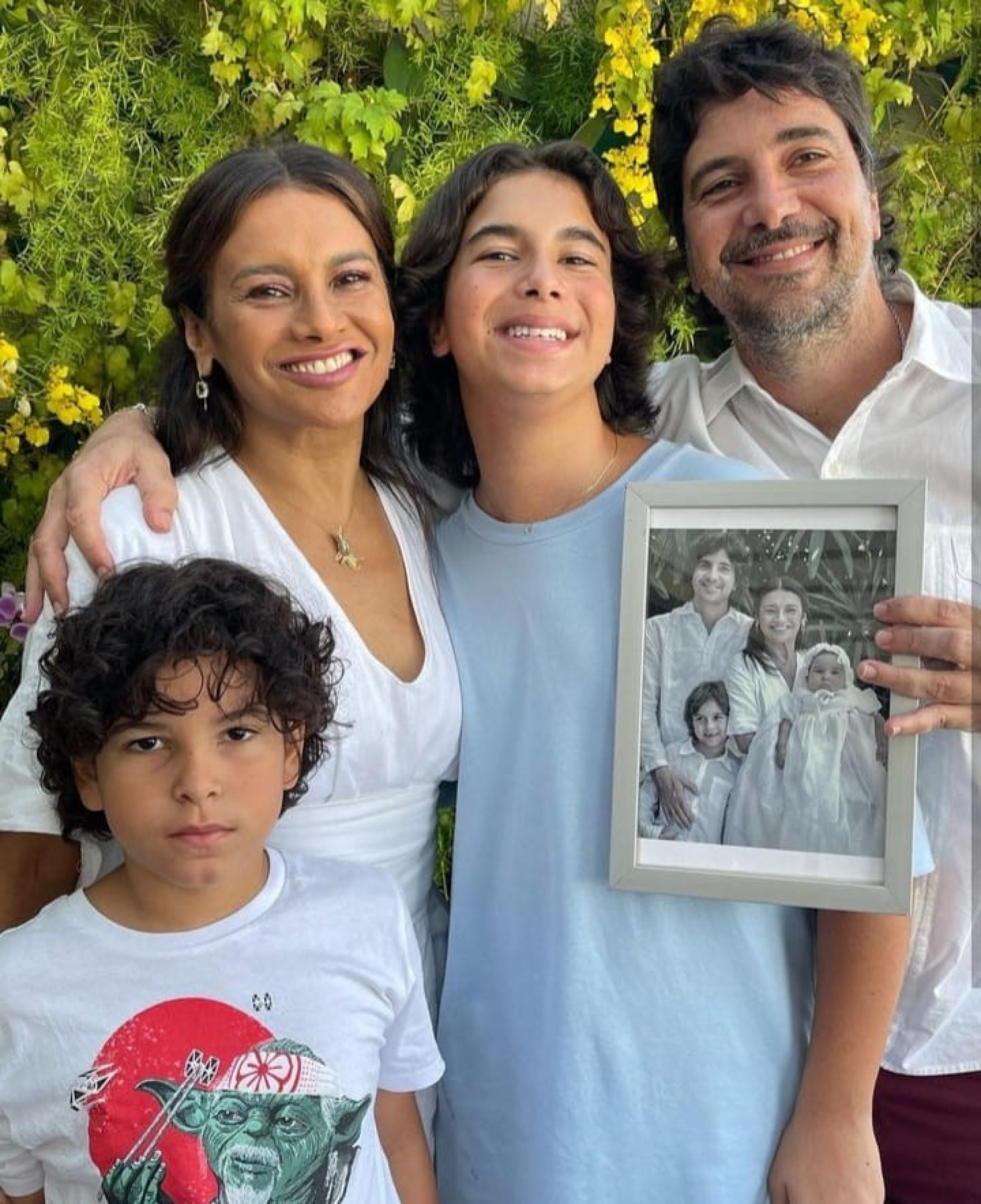 Dira Paes divulgou fotos em família no aniversário do filho, Inácio - Reprodução/Instagram