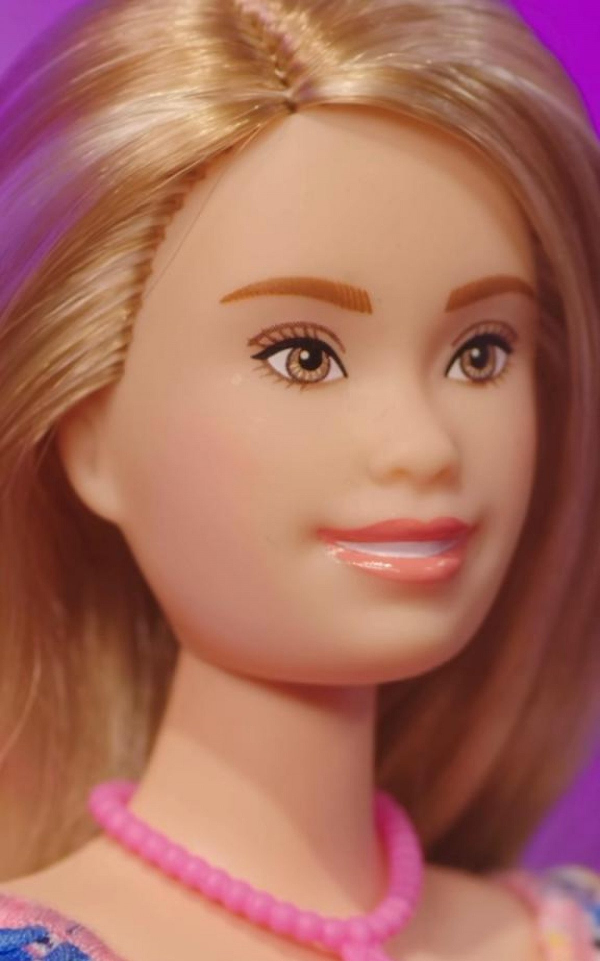 Mattel lança primeira Barbie que representa pessoa com Síndrome de Down
