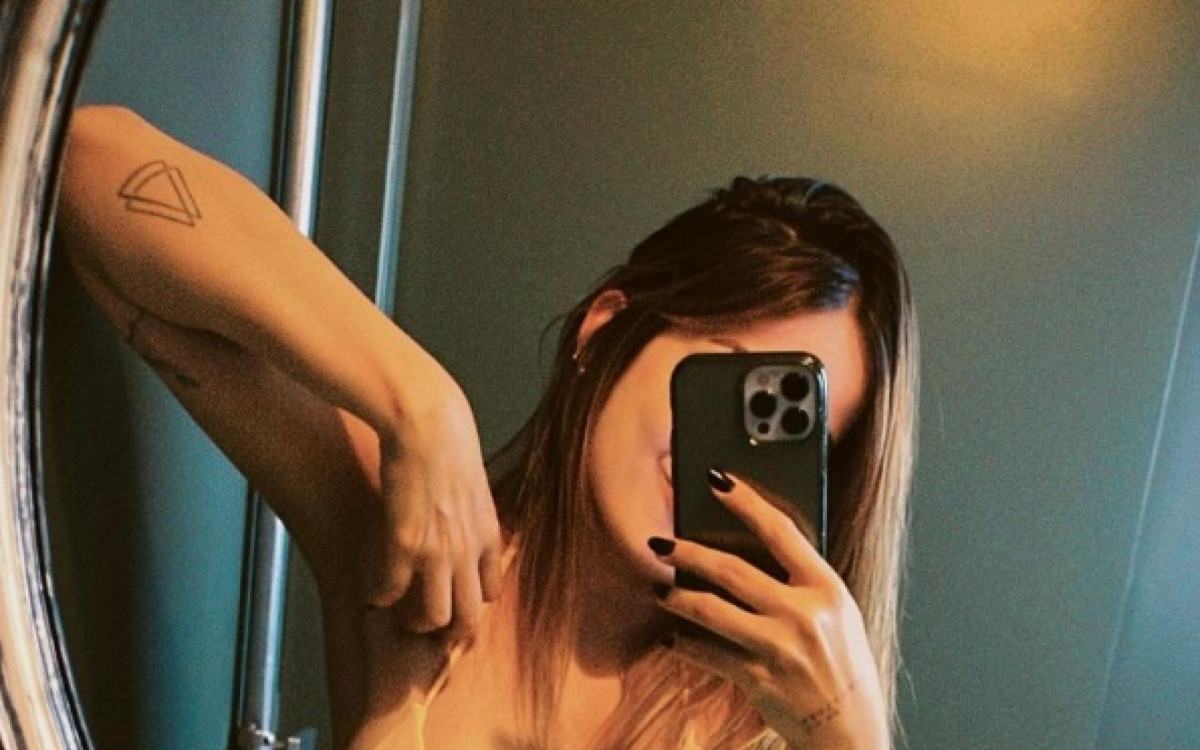 Mari Palma &eacute; criticada por publicar foto de biqu&iacute;ni