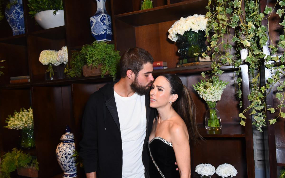 Rafa Vitti e Tatá Werneck na festa de lançamento da novela \'Terra e Paixão\', na Zona Sul do Rio, na noite desta segunda-feira