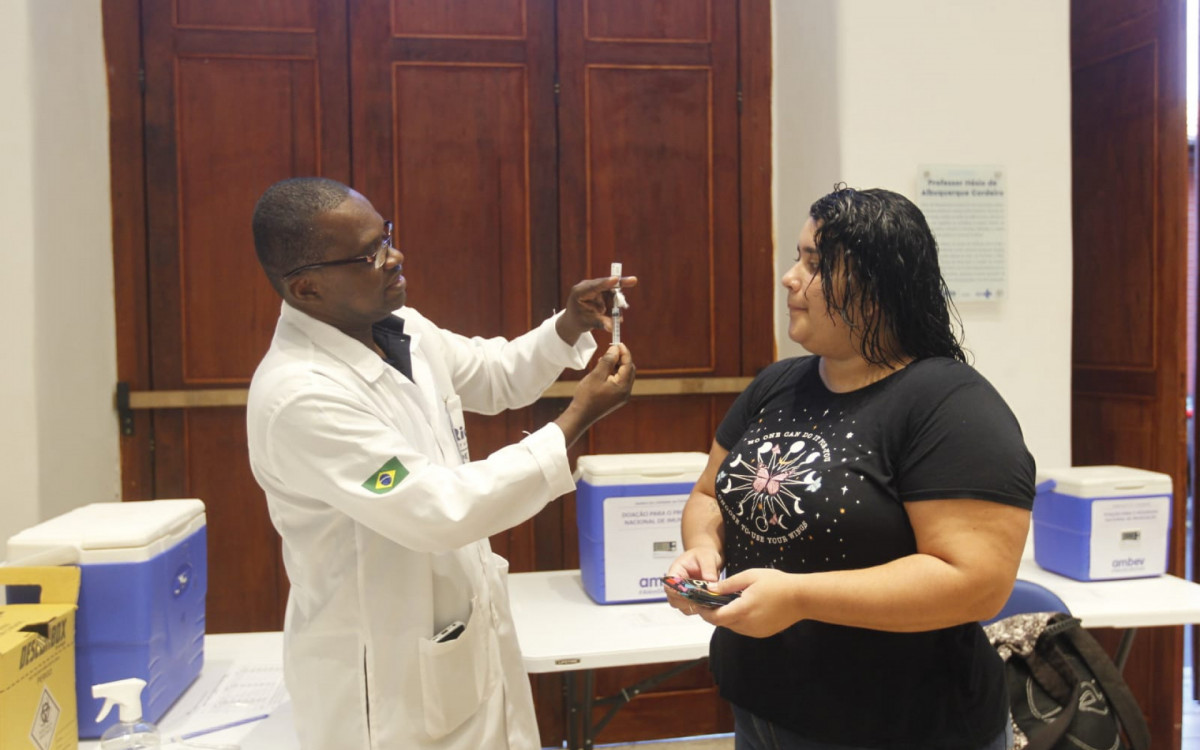 Vacinação da bivalente no Super Centro Carioca, em Botafogo - Reginaldo Pimenta/Agência O DIA