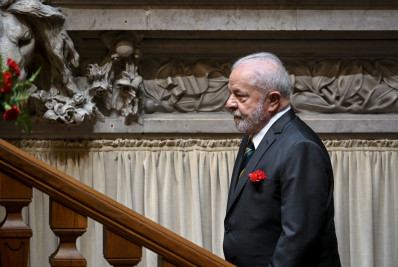 Após cirurgia no quadril, Lula foca em fisioterapia para recuperação