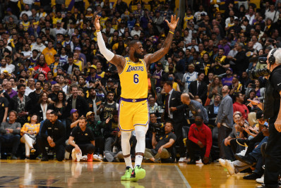 Jogadores do Lakers imitam bode para exaltar LeBron James